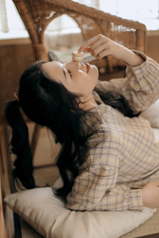 b站晚上自己看视频